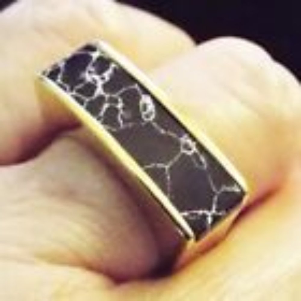 DESIGNER MINIMALIST BLACK MARBLE BEZELED IN GOLDCLAD SIMPLE SETTING SZ 7 RING 5